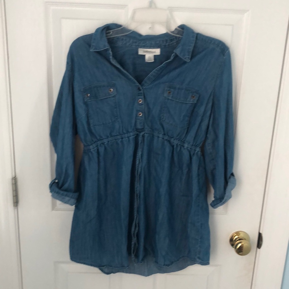 Motherhood Maternity denim roll sleeve top